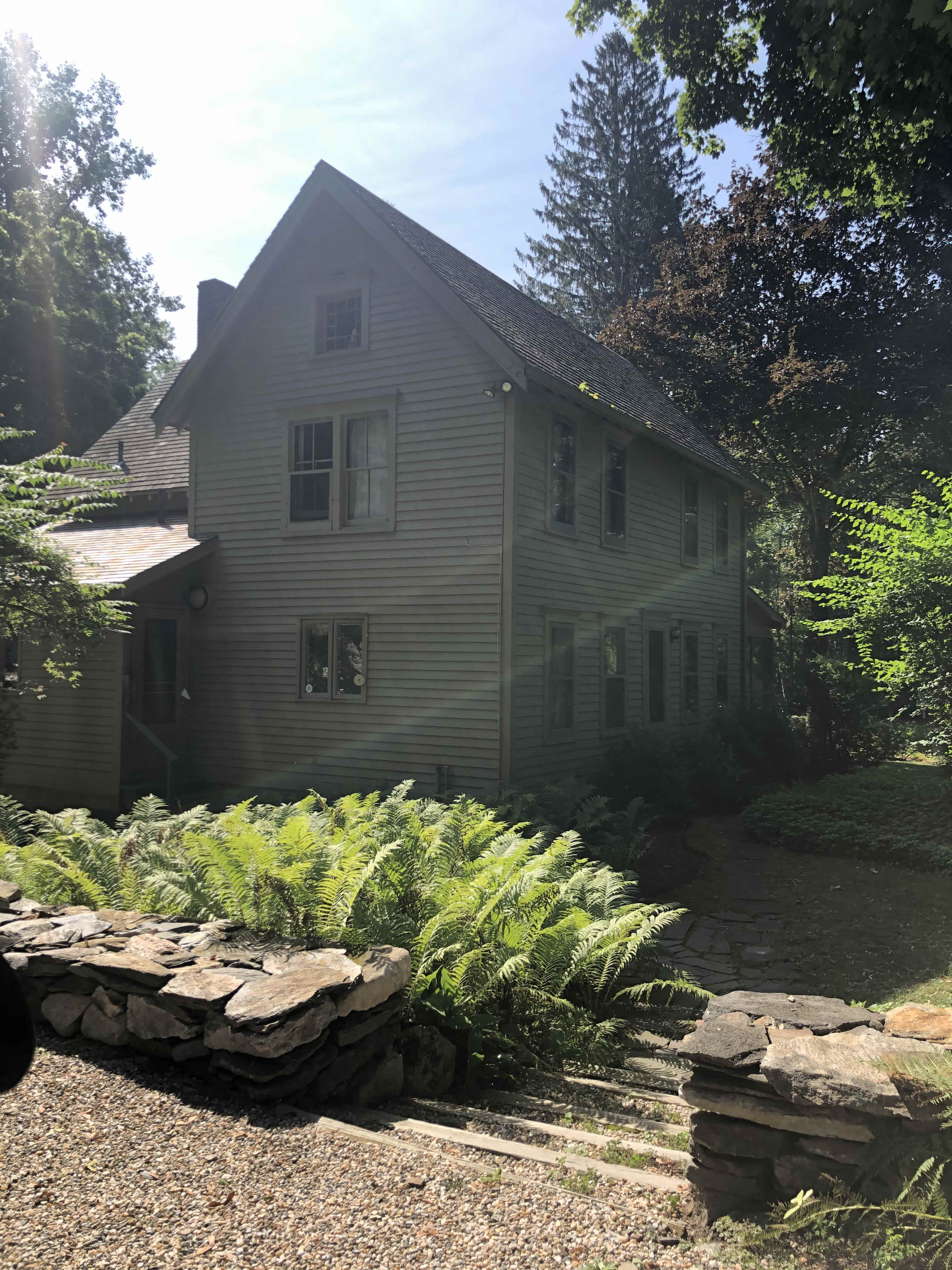 Building photograph for 201 TACONIC ROAD
